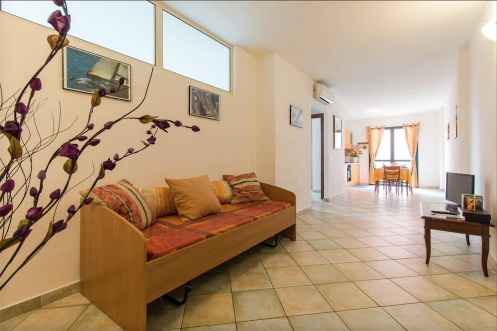 Residenza Maria Antonia - Private Apartment Orosei Buitenkant foto