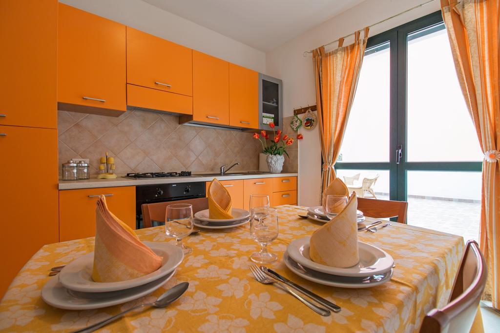Residenza Maria Antonia - Private Apartment Orosei Buitenkant foto