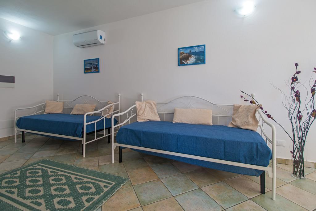 Residenza Maria Antonia - Private Apartment Orosei Buitenkant foto