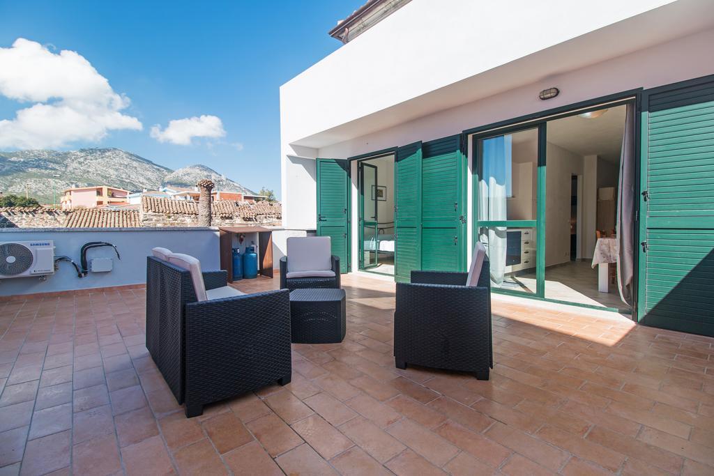 Residenza Maria Antonia - Private Apartment Orosei Buitenkant foto