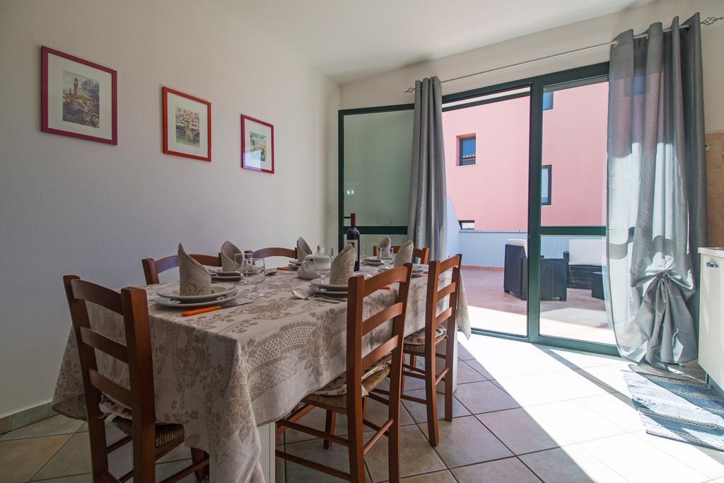 Residenza Maria Antonia - Private Apartment Orosei Buitenkant foto