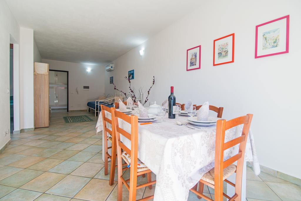 Residenza Maria Antonia - Private Apartment Orosei Buitenkant foto