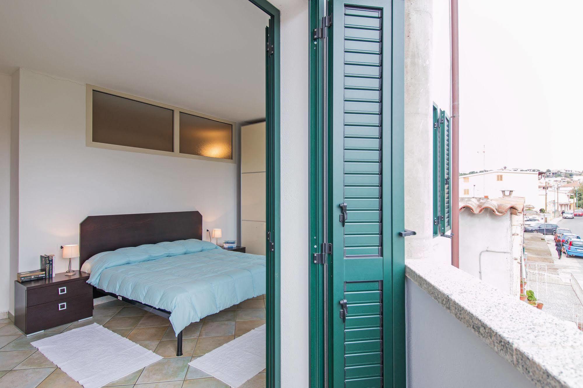 Residenza Maria Antonia - Private Apartment Orosei Buitenkant foto