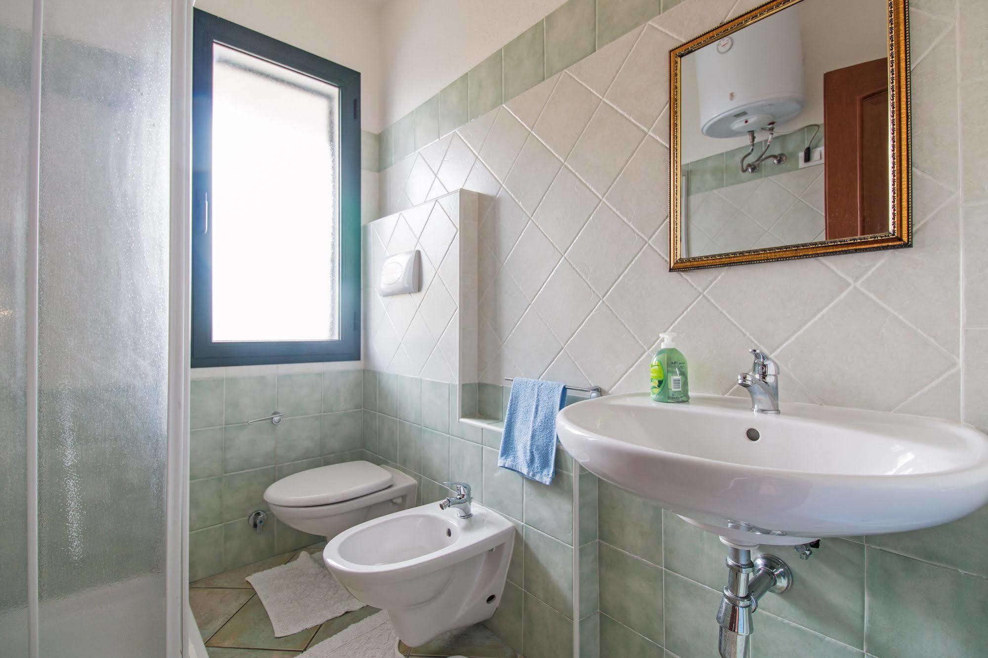 Residenza Maria Antonia - Private Apartment Orosei Buitenkant foto